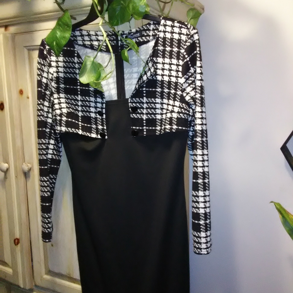 FASHIONS 👗 - Picture 4 of 8